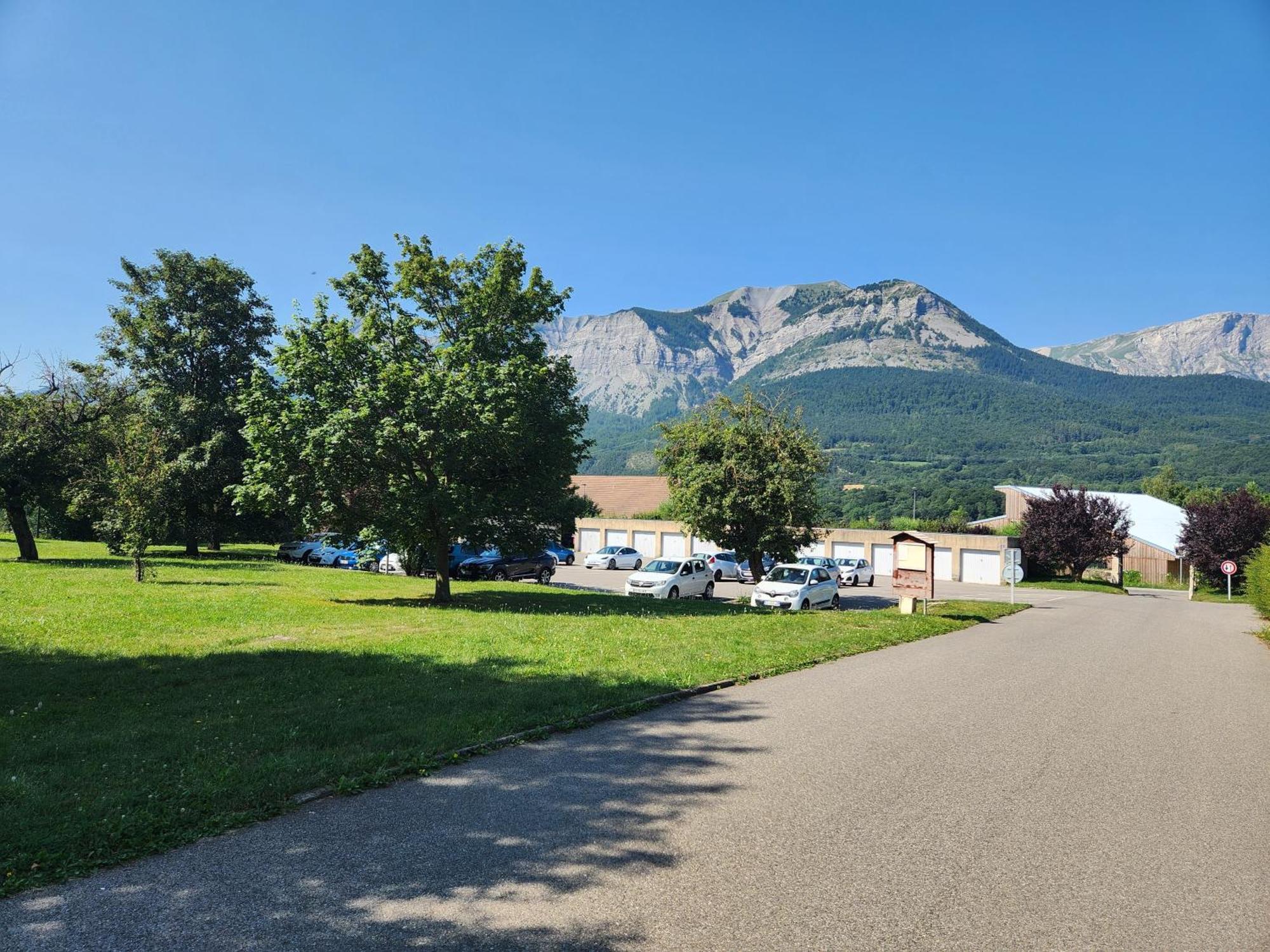 Appartement T3 Avec Jardin Proche Village